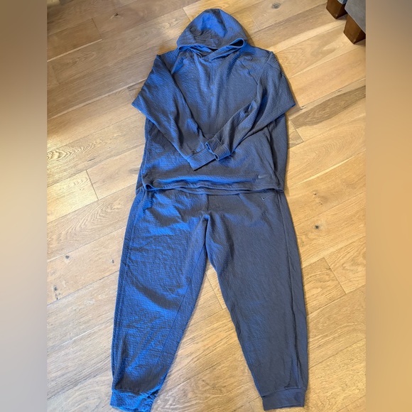 Nike Yoga textured sweatsuit - Picture 1 of 11